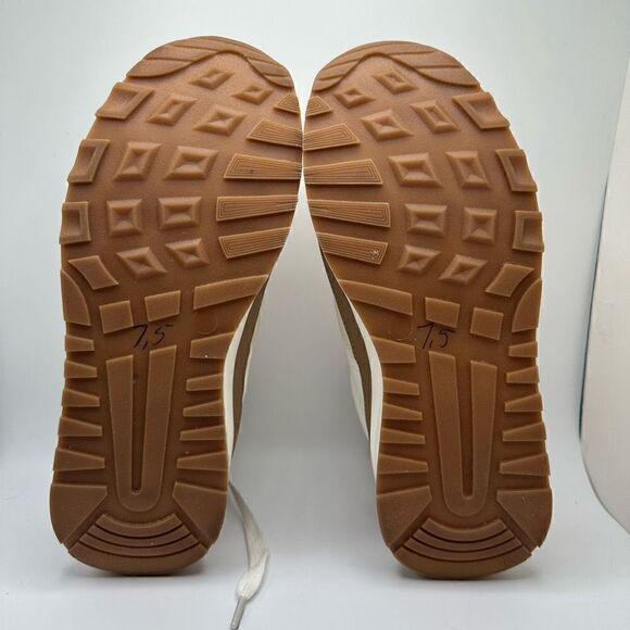 CUSHIONAIRE Women's lace up Sneaker +Comfort Foam 7.5 WIDE WHITE/TAN - Picture 5 of 7